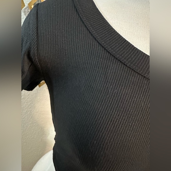 NWT Zenana Ribbed Top - Picture 5 of 6